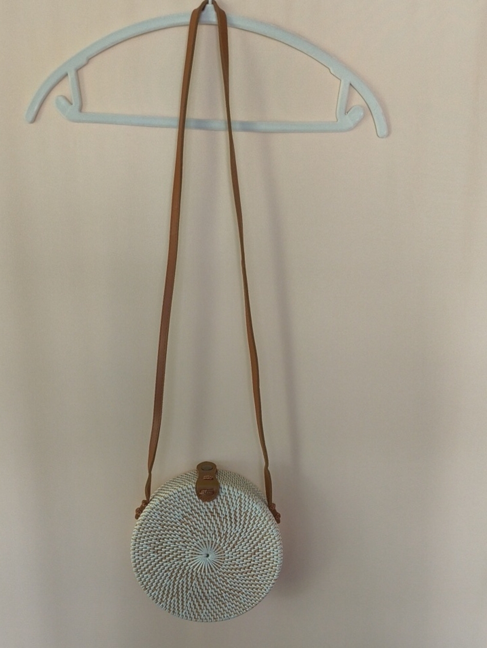 Woven Round Crossbody Bag in Cream and Tan